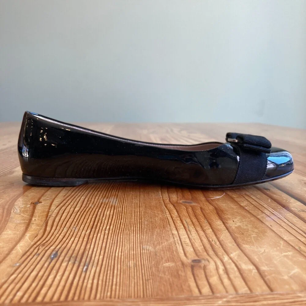 Ferragamo $780 Black Patent Leather Varina Ballet Flats Shoes - Sz 7.5 - 0803XL